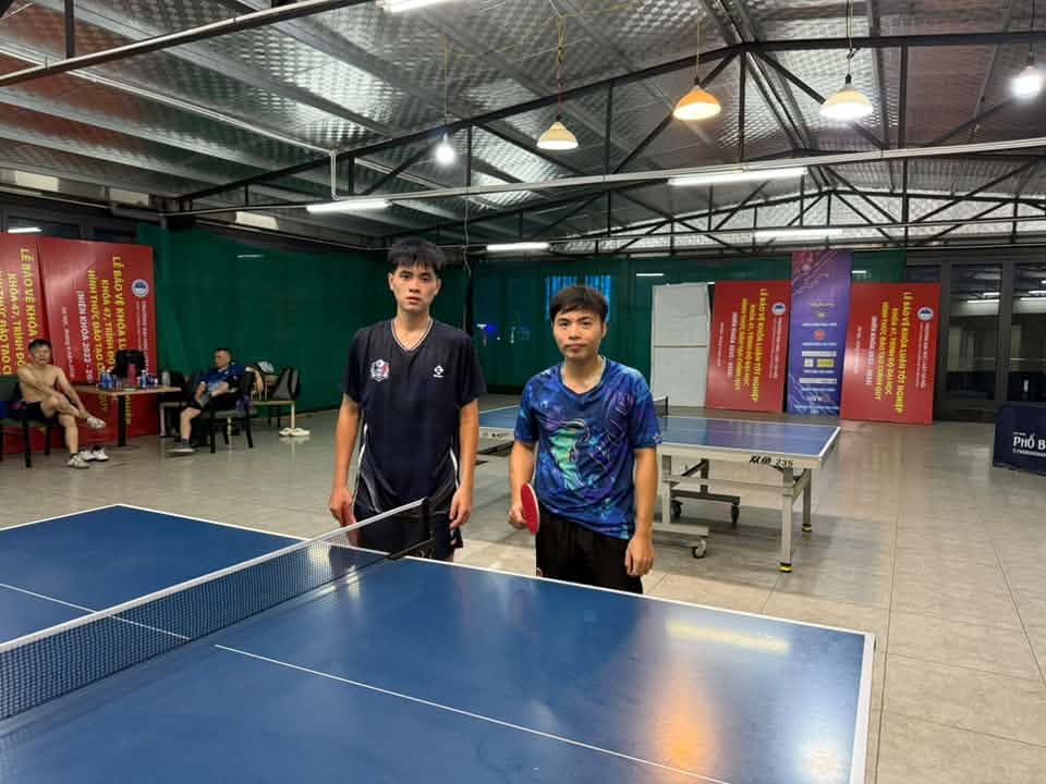 DH Luat HN - Anh em Nghia Tru 2.jpg